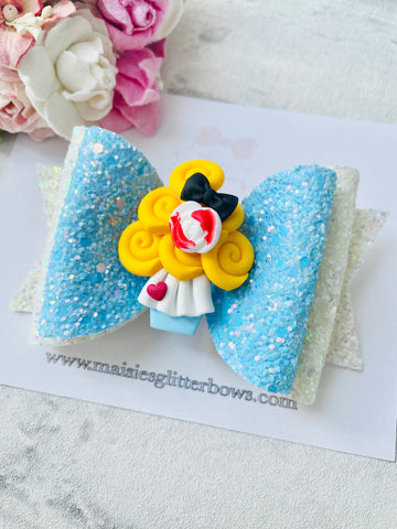 Wonderland Girl Cupcake