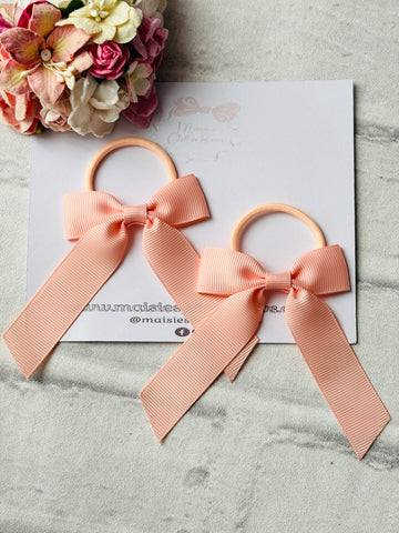 Salmon Pink Bow Bobbles