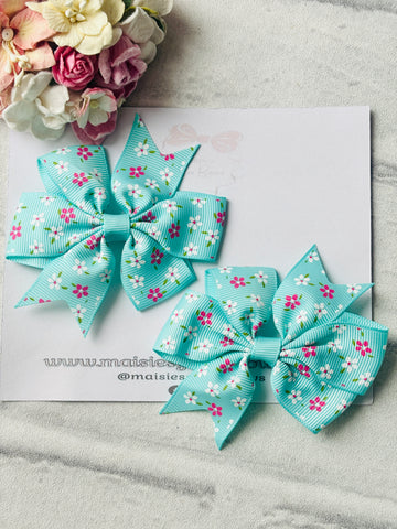 Pink & White Flowers Ribbon Bows